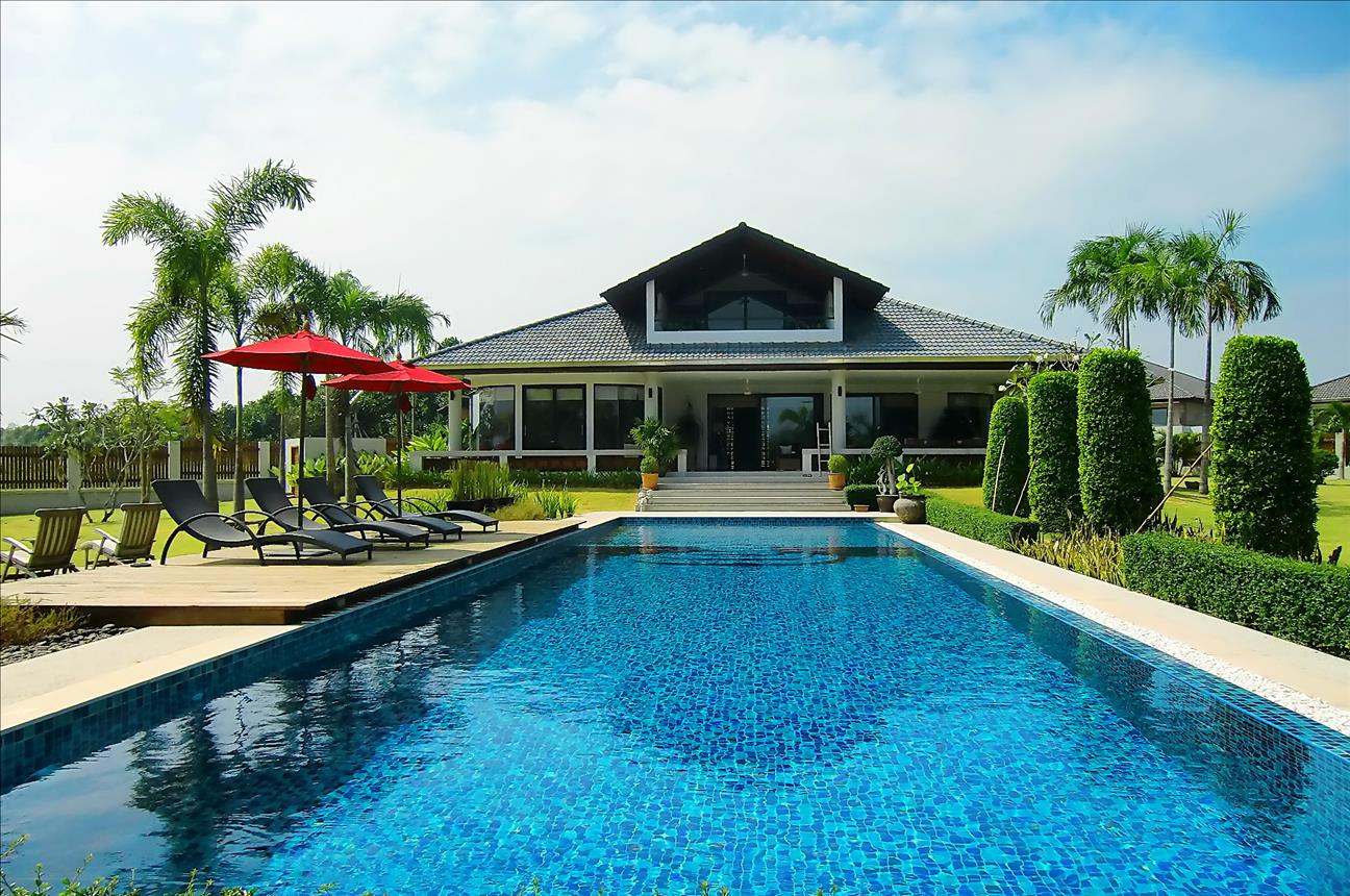 Houses and Pool Villas for Sale in Pattaya Jomtien Thailand