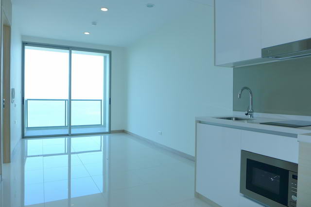 Wongamat Beach New Riviera Wongamat Condo for Sale