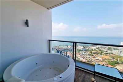 Jomtien Riviera Ocean Drive Condo * Own Balcony Jacuzzi
